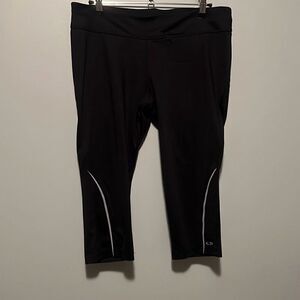 C9 By Champion Women's Black Quarter Length Pull On Capri Leggings